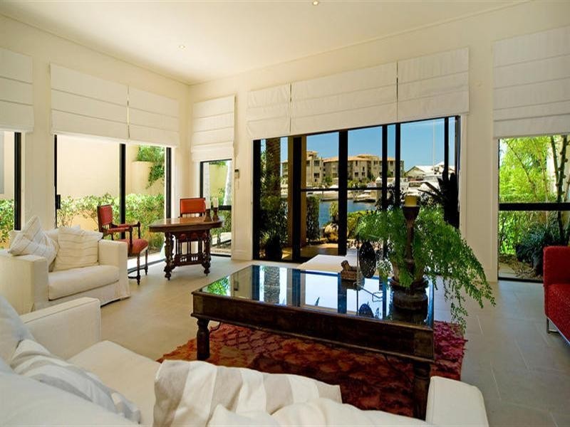 1518 Riverdale Drive, Hope Island QLD 4212