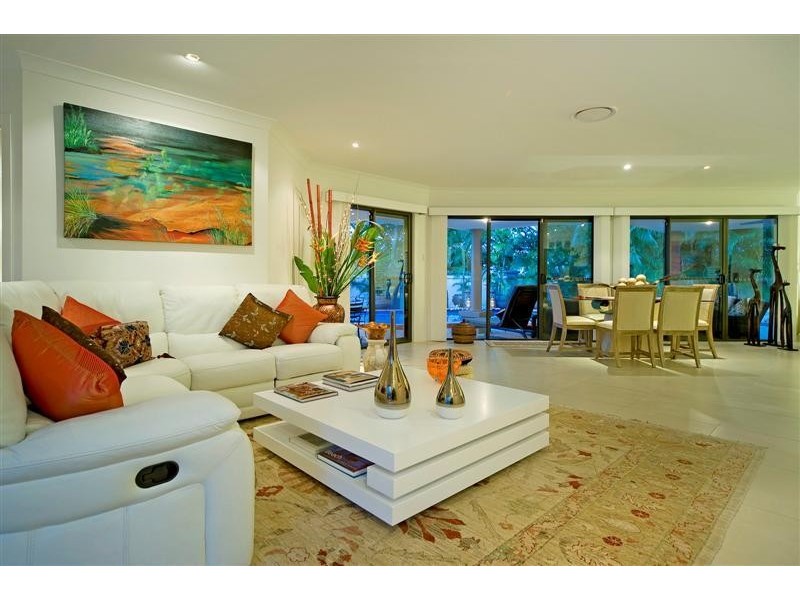 2005 Gracemere Drive, Hope Island QLD 4212