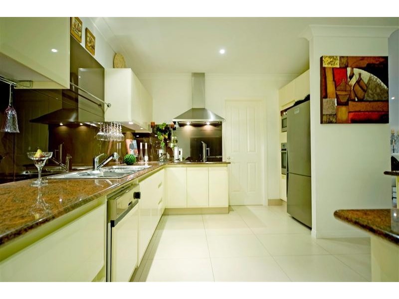 2005 Gracemere Drive, Hope Island QLD 4212