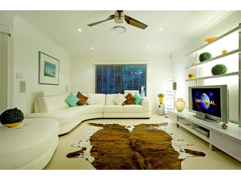 2005 Gracemere Drive, Hope Island QLD 4212