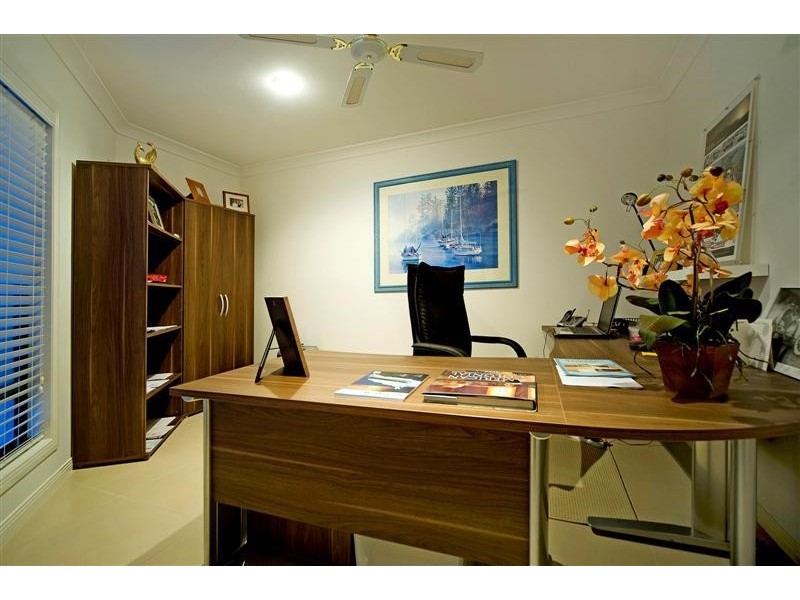 2005 Gracemere Drive, Hope Island QLD 4212