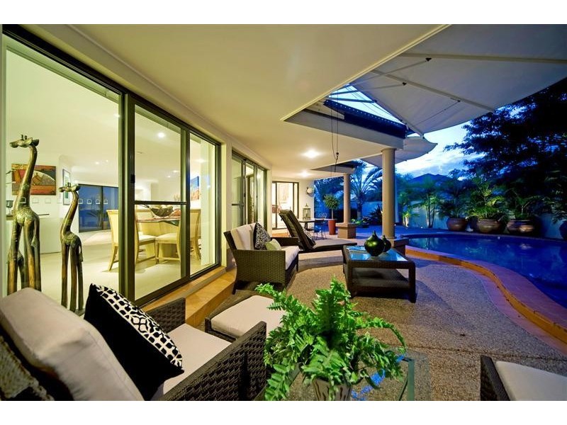 2005 Gracemere Drive, Hope Island QLD 4212