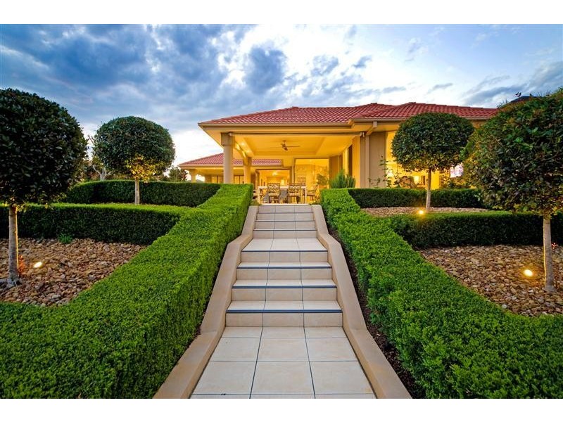 2325 Cressbrook Drive, Hope Island QLD 4212