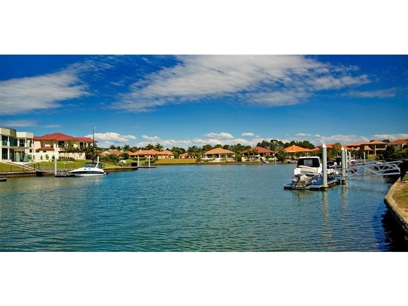 2325 Cressbrook Drive, Hope Island QLD 4212