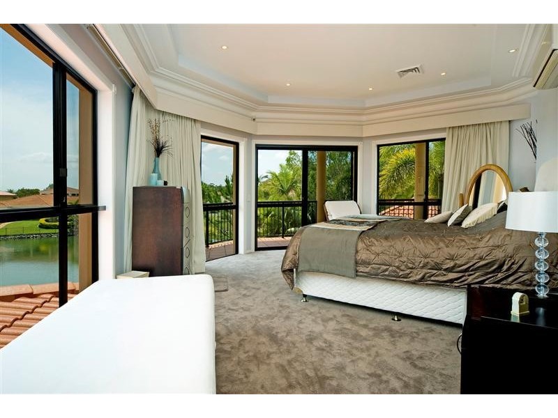 1030 Rosebank Way, Hope Island QLD 4212