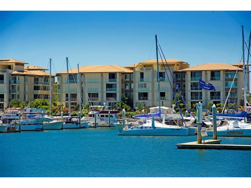 2626 Virginia Drive, Hope Island QLD 4212