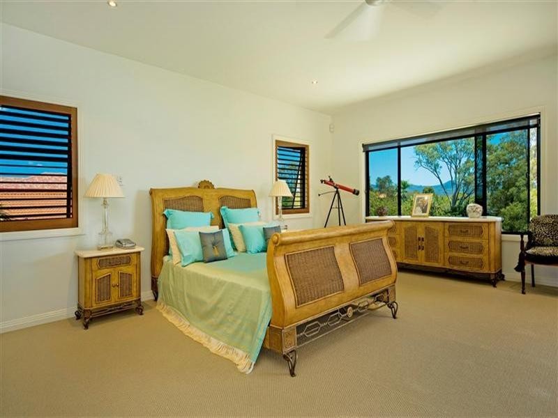 3139 Riverleigh Drive, Hope Island QLD 4212