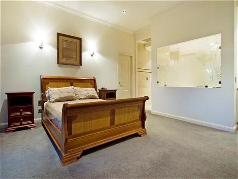 3150 Riverleigh Drive, Hope Island QLD 4212