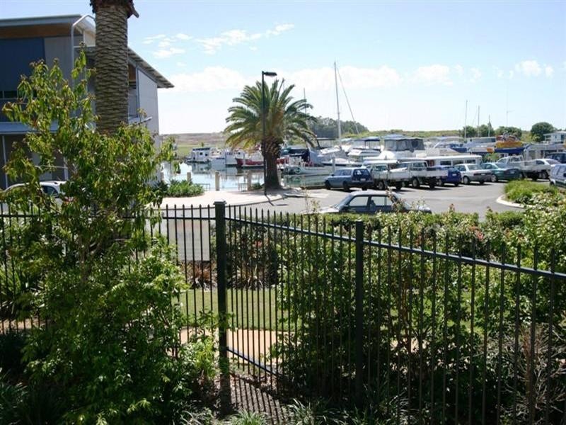 312 Harbour Side Marina. 64 Sickle Avenue, Hope Island QLD 4212