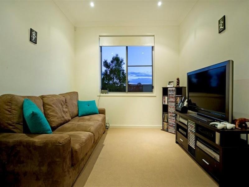 35 Serenity Boulevard, Helensvale QLD 4212