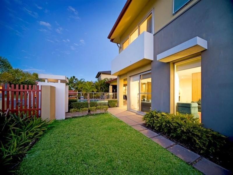 35 Serenity Boulevard, Helensvale QLD 4212