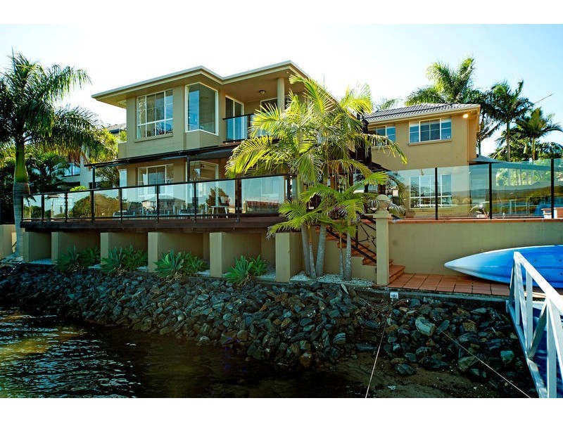 3 Serenity Boulevard, Helensvale QLD 4212