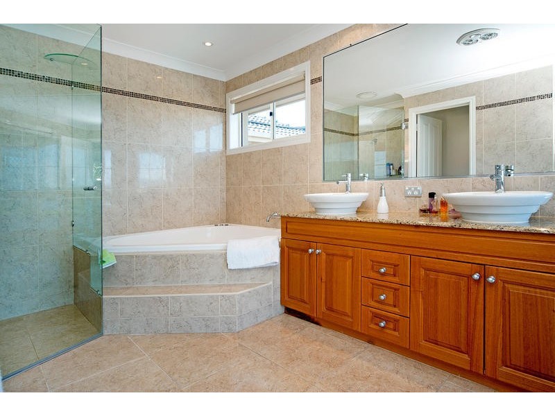 3 Serenity Boulevard, Helensvale QLD 4212