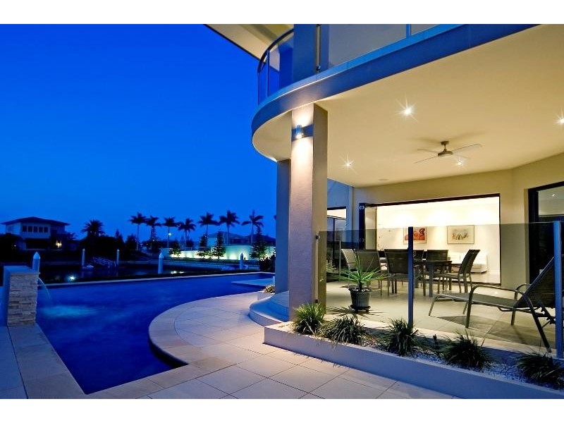 2174 Beaufort Way, Hope Island QLD 4212