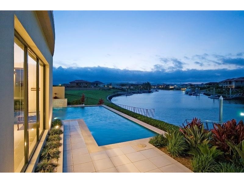 2174 Beaufort Way, Hope Island QLD 4212