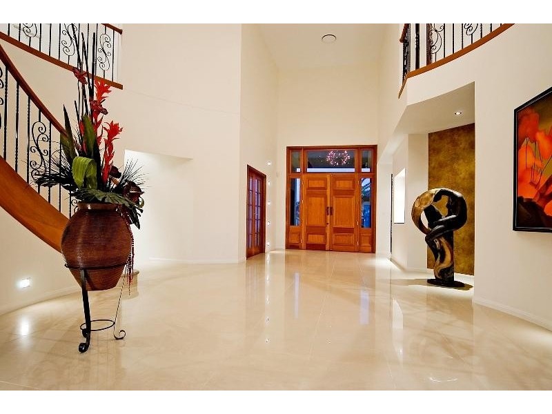 2174 Beaufort Way, Hope Island QLD 4212