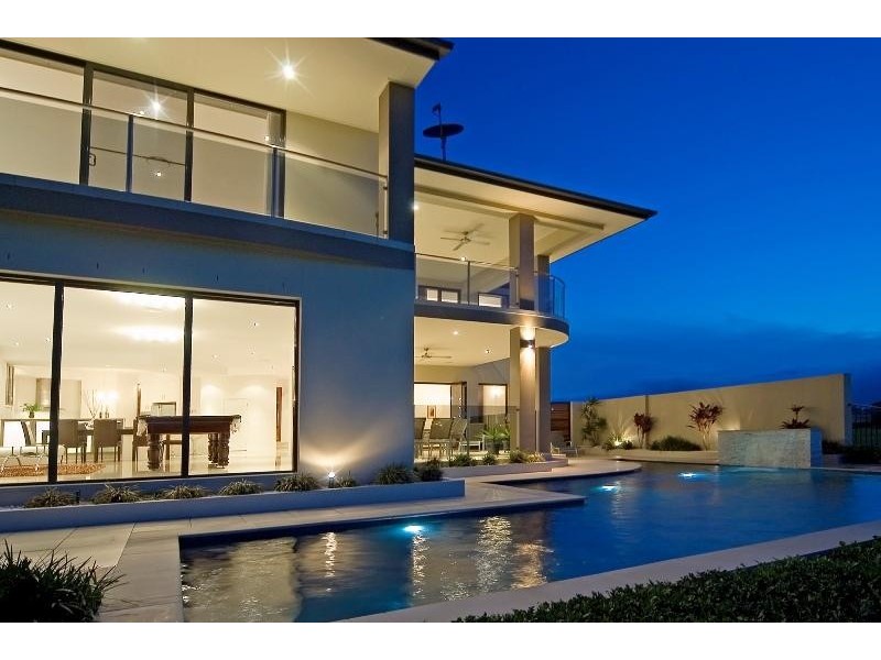 2174 Beaufort Way, Hope Island QLD 4212