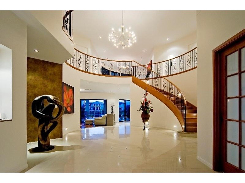 2174 Beaufort Way, Hope Island QLD 4212