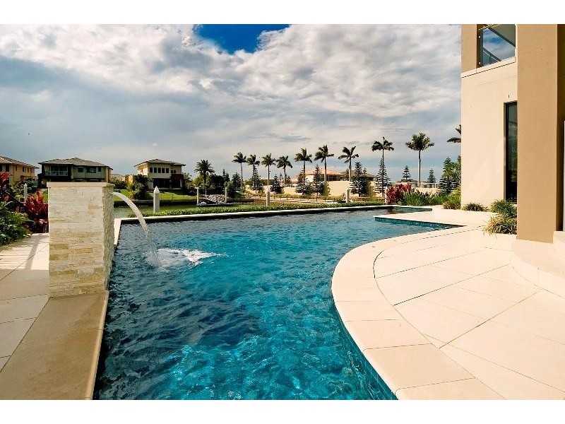 2174 Beaufort Way, Hope Island QLD 4212