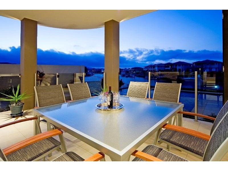 2174 Beaufort Way, Hope Island QLD 4212