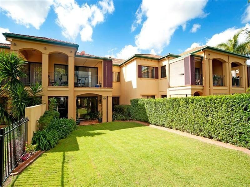 3229 The Palladian Drive, Hope Island QLD 4212