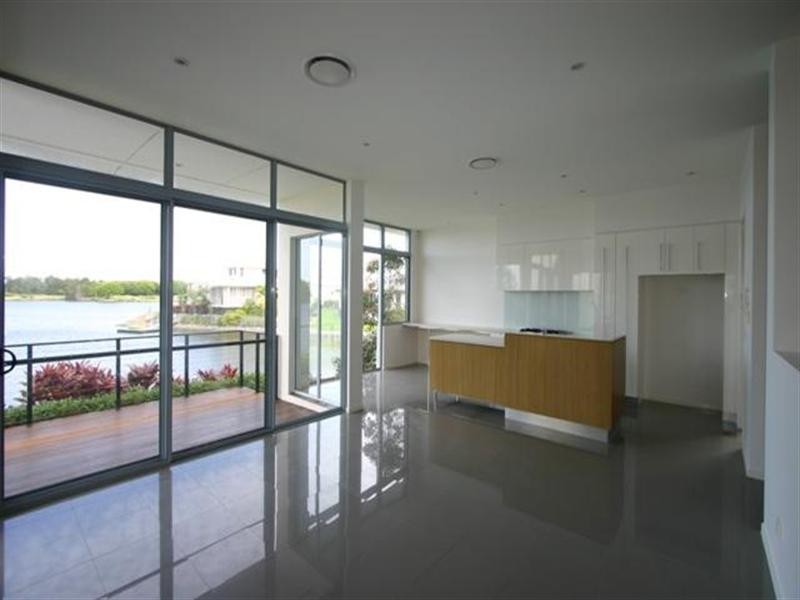 6071 Lugano Drive, Hope Island QLD 4212