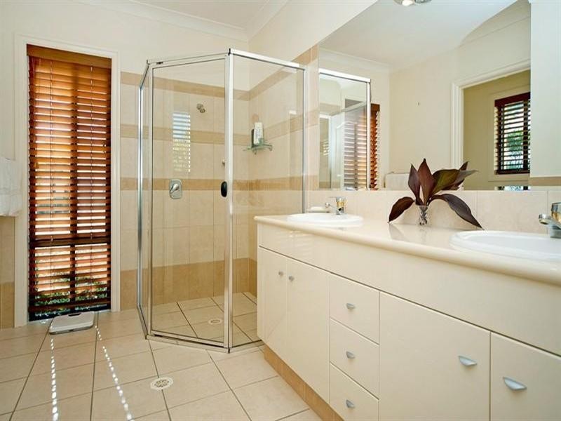 3 Eastside Esplanade, Helensvale QLD 4212