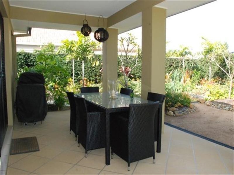 3 Eastside Esplanade, Helensvale QLD 4212