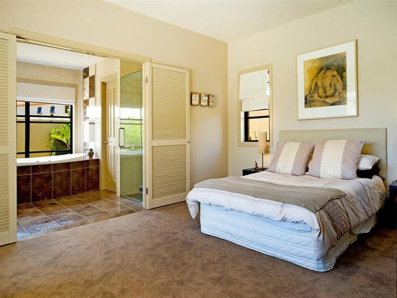 2568 Cressbrook Drive, Hope Island QLD 4212