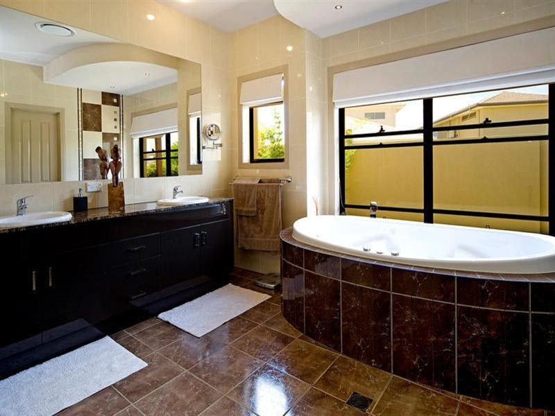 2568 Cressbrook Drive, Hope Island QLD 4212