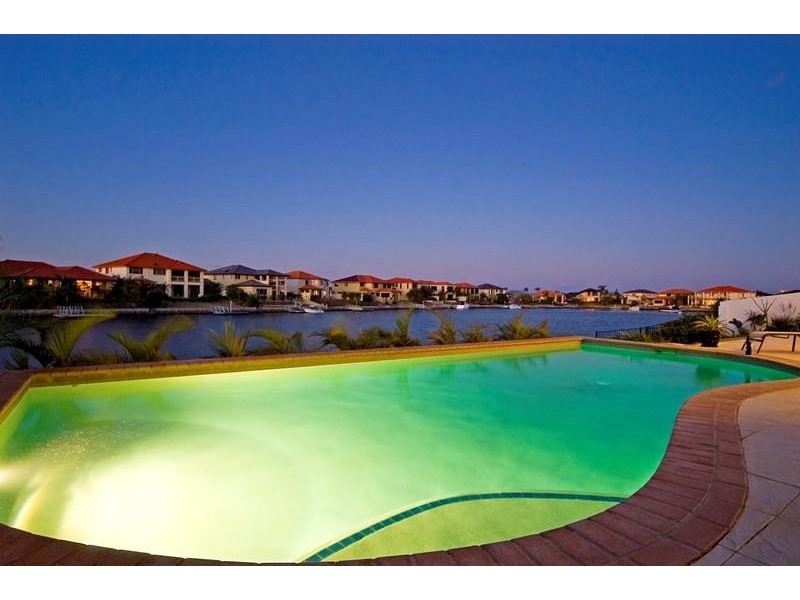 17 Sabrina Avenue, Hope Island QLD 4212