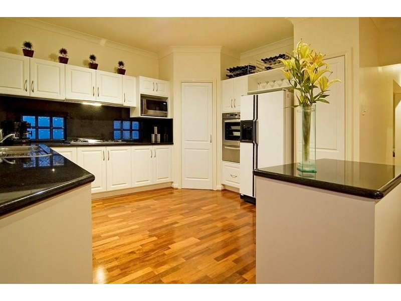 17 Sabrina Avenue, Hope Island QLD 4212