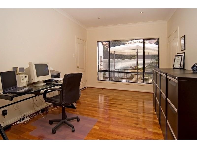 17 Sabrina Avenue, Hope Island QLD 4212