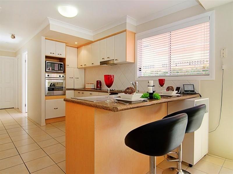 12 Ken Crescent, Helensvale QLD 4212