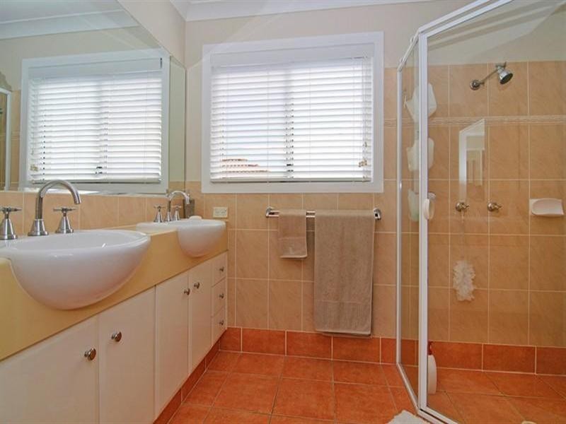 12 Ken Crescent, Helensvale QLD 4212