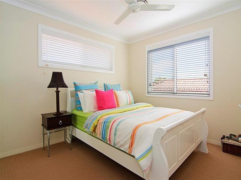 12 Ken Crescent, Helensvale QLD 4212