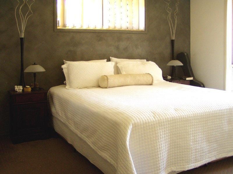 23 Audrey Avenue, Helensvale QLD 4212