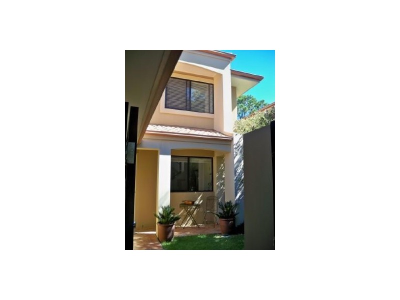 13/23 Santa Barbara Road, Hope Island QLD 4212