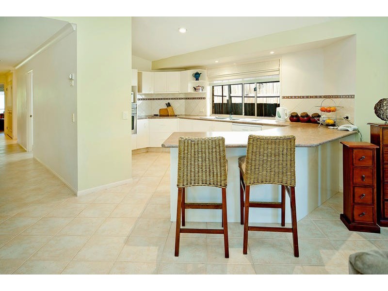 15 Edgeworth Place, Helensvale QLD 4212