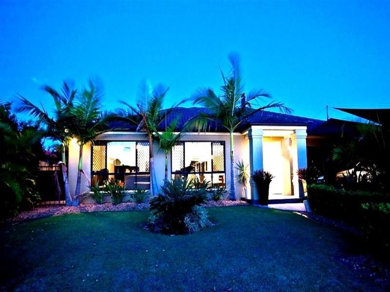 23 John Dalley Drive, Helensvale QLD 4212