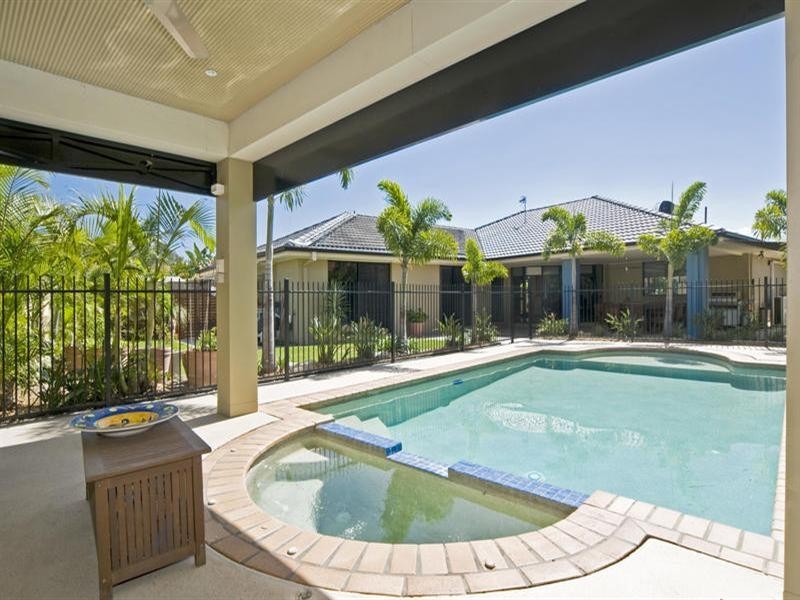 23 John Dalley Drive, Helensvale QLD 4212