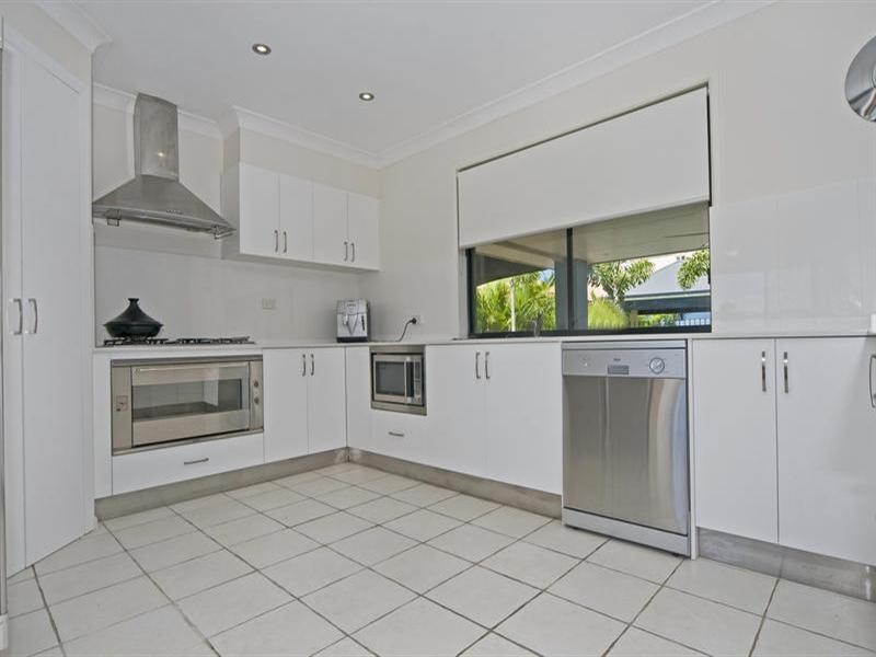 23 John Dalley Drive, Helensvale QLD 4212