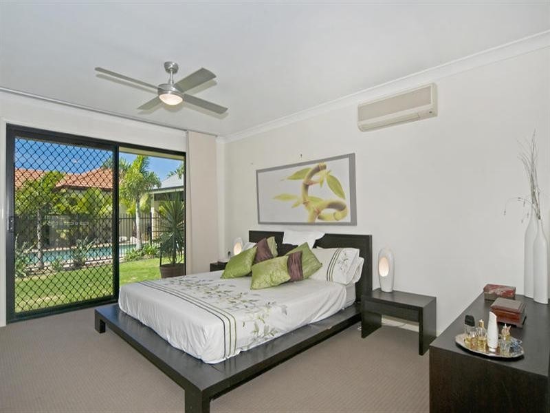 23 John Dalley Drive, Helensvale QLD 4212
