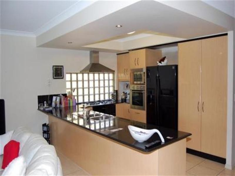 22 The Peninsula, Helensvale QLD 4212