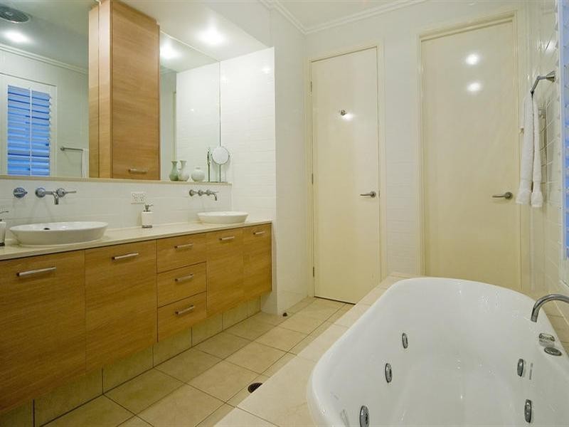 6115 Trasimeno Avenue, Hope Island QLD 4212