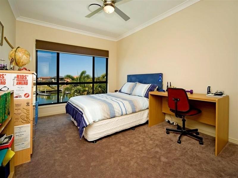 2138 Beaufort Way, Hope Island QLD 4212