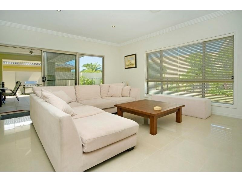 2559 Cressbrook Drive, Hope Island QLD 4212