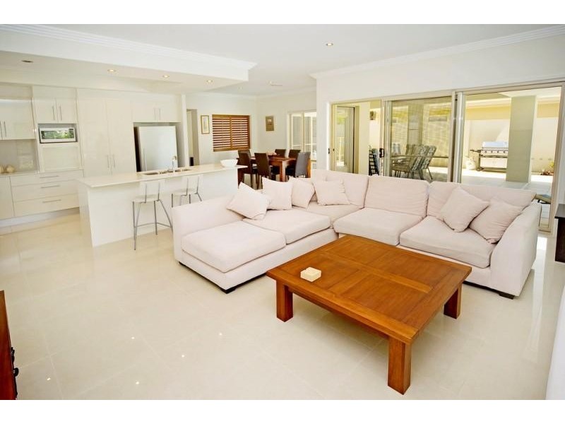 2559 Cressbrook Drive, Hope Island QLD 4212