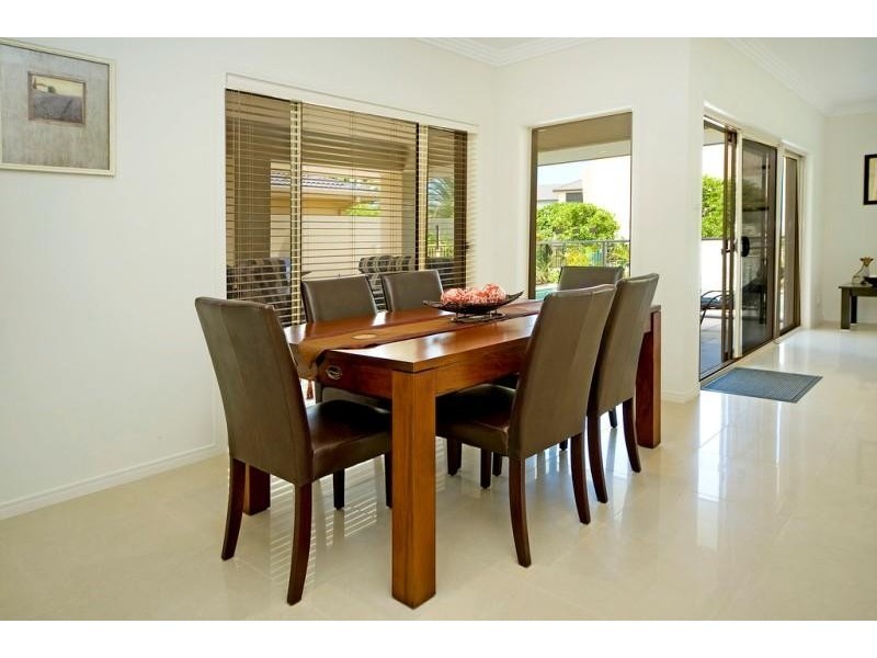 2559 Cressbrook Drive, Hope Island QLD 4212