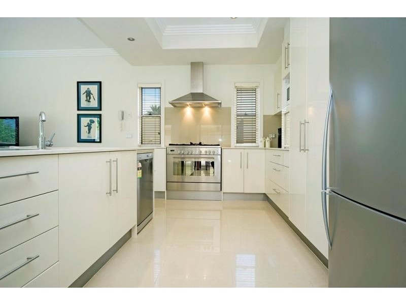 2559 Cressbrook Drive, Hope Island QLD 4212